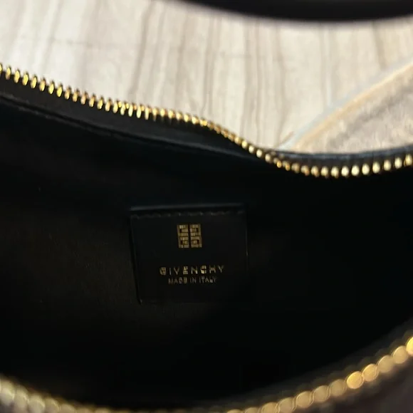 GIVENCHY Small Hobo Bag Black - Picture 7 of 9